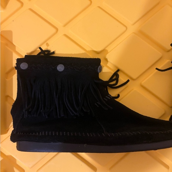 Black Suede Minnetonka Fringe Ankle Boots - Picture 1 of 3